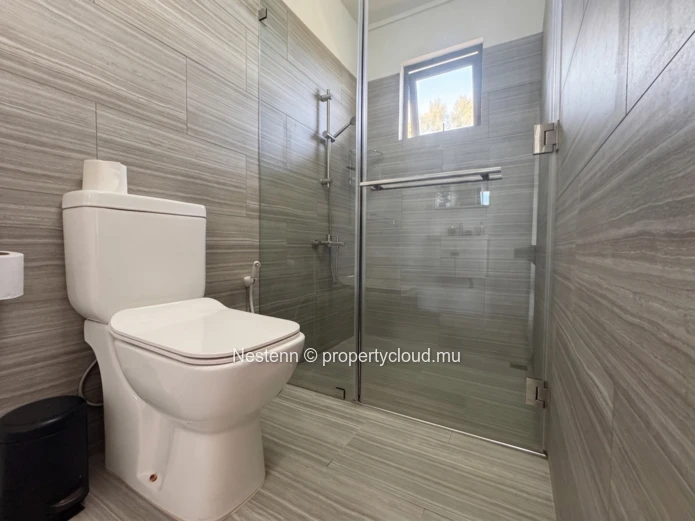 New 2-bedroom apartment close to the beach