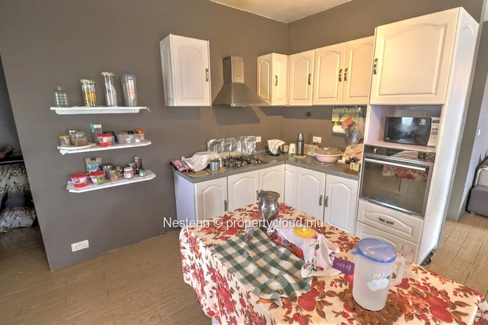 Chapman view : Maison contemporaine avec cadre montagneux et sérénité