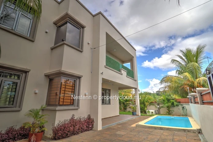 Maison de 4 chambres avec piscine privée - à 5 minutes à pied de la plage