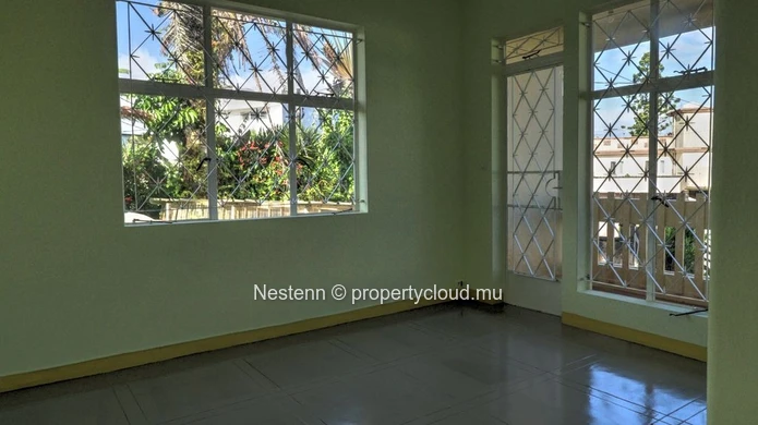 Traditional single-storey villa with 4 bedrooms