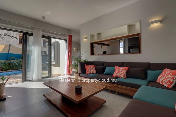 Beautiful, newly built single-storey villa with private pool, in a quiet residential area