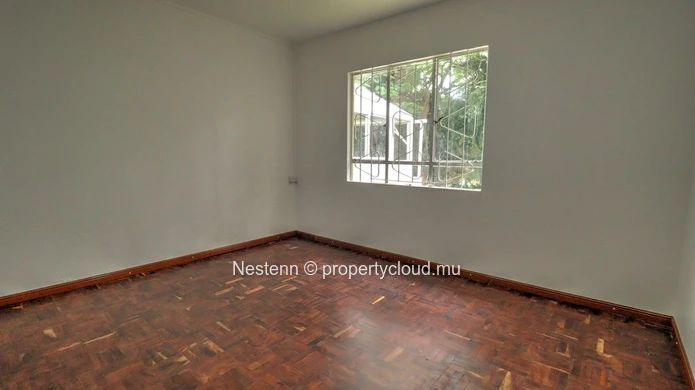 Large, multi-purpose property – Ideal for offices, a practice, or a mixed-use project