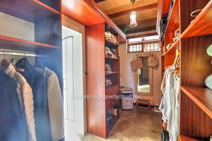 Incroyable villa de style colonial de 3 chambres avec belle vue sur mer