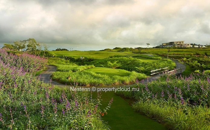 Terrains residentiels de 1832 m2 à 4060 m2, au cœur de l'île, sur un golf luxuriant