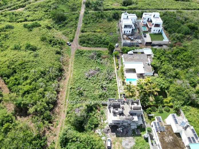 Residential land 844m2 10mins from the beach