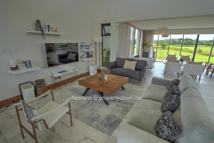 Vivez l'Excellence sur un Domaine de Golf